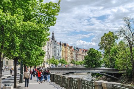 Praha zelenější než Paříž! Každý Pražan má 180 m2 zeleně a stále jí přibývá