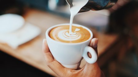 Je zdravé pít kávu každý den? Podívejte se na její nejvýznamnější účinky