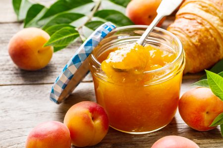 Marmeládové triky a inspirace: Čím nahradit cukr a co přidat k angreštu a meruňkám pro explozi chutí