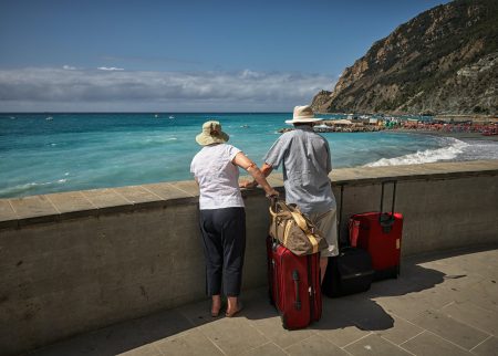 Pět nejčastějších podvodů na turisty v zahraničí: Jak chránit svoje peníze a osobní údaje při cestování