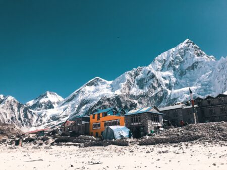 Už ne jen batůžkáři a horolezci: V Himalájích se letos otevírá 15 super luxusních chat v oblasti Everestu a Annapurny