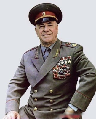 Proč po Stalinově smrti nepřevzal okamžitě moc generál Žukov, který byl nejvyšším vojenským představitelem?
