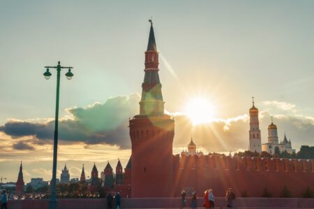 Tajemný objekt plul nad Moskvou. Lidé natáčeli znamení shůry