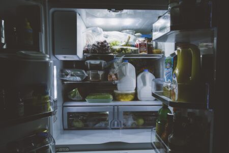 Odborníci zjistili, že mnoho domácností má chladničku nastavenou na nesprávnou teplotu. Správná teplota se pohybuje mezi dvěma a sedmi stupni